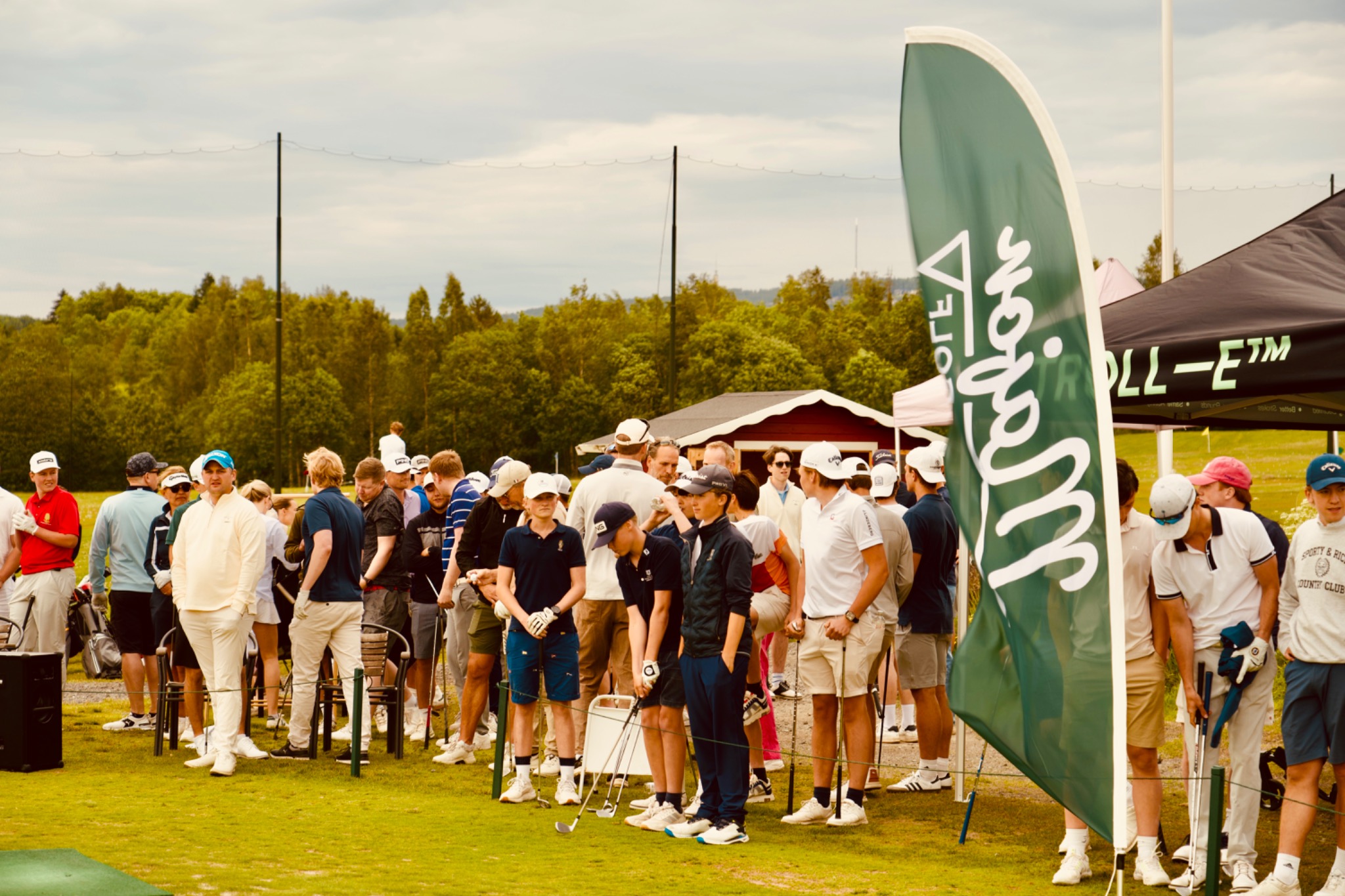 Deltakere og Major Golf-banner under Closest to the Pin